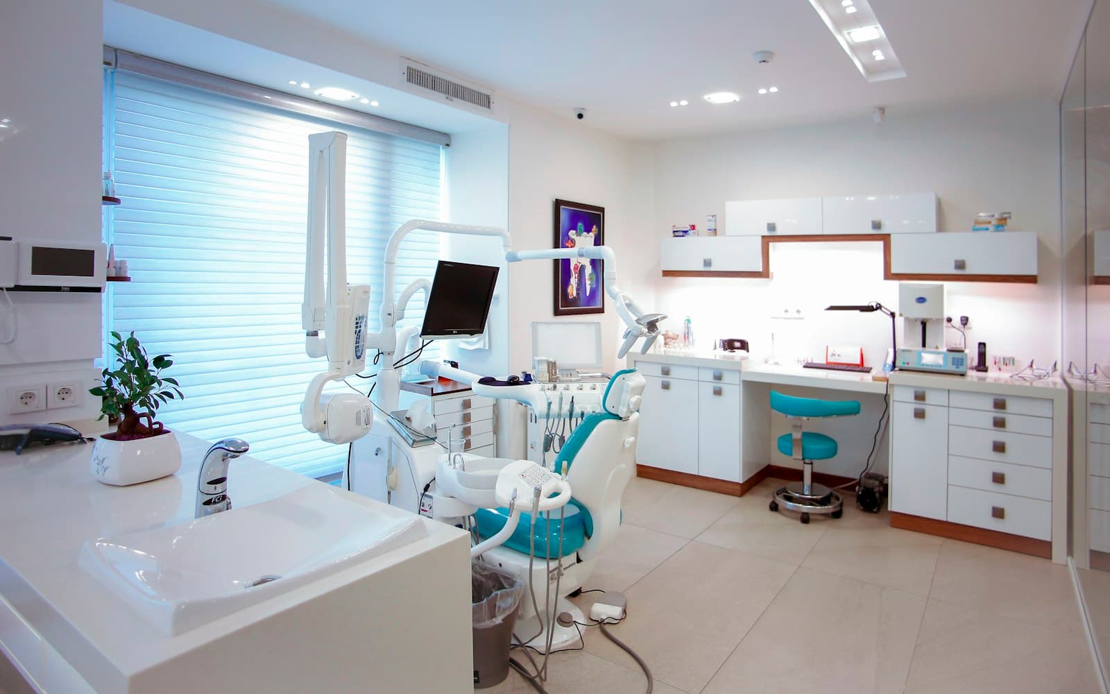 Çanakkale Elit Diş Polikliniği modern klinik ortamı